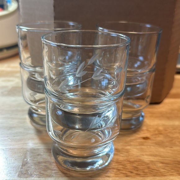 Princess House Set of 6 Vintage Embossed Punch Glasses - Picture 5 of 8